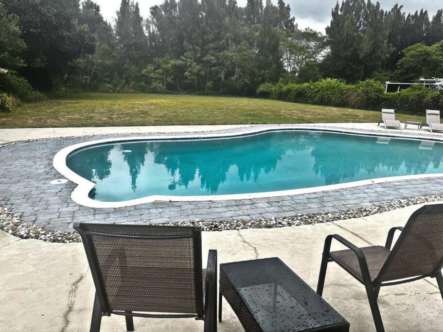 Nearby Beach, Pool, King Beds, Wi-Fi, Parking Plantation Εξωτερικό φωτογραφία